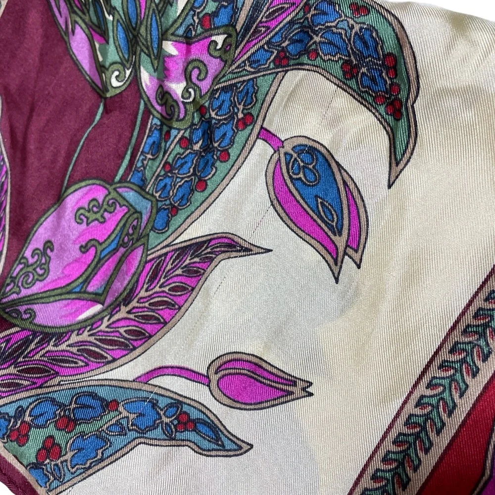 Anne Klein Scarf 100%‎ Silk 15 x 60 Floral Vintage (small pull)